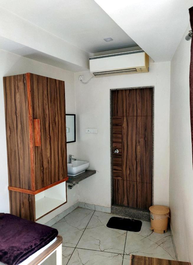 Hotel Milan Ahmedabad Exterior foto