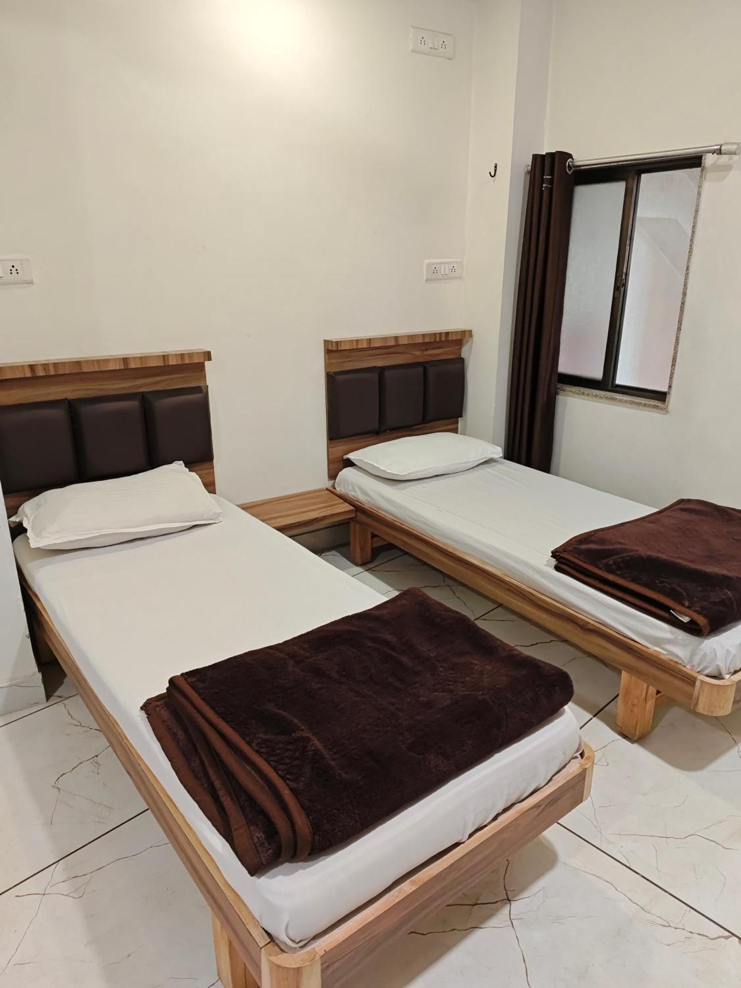 Hotel Milan Ahmedabad Exterior foto